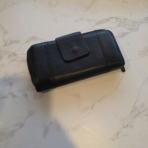Black Leather Women's Zip-Around Wallet